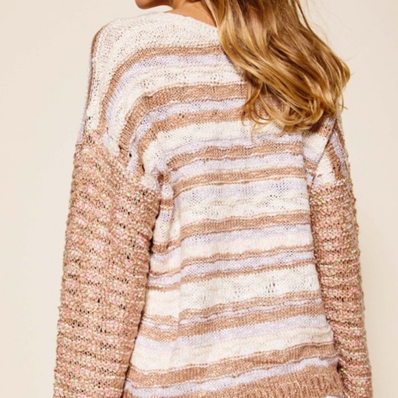 NWOT Neutral Tone V Neck Crochet Sweater - Picture 5 of 7